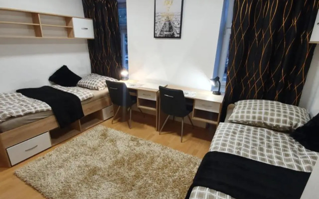Railway Station City Modern Apartment