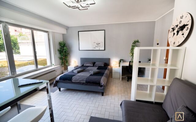 Charming Studio - City Center W Smart TV