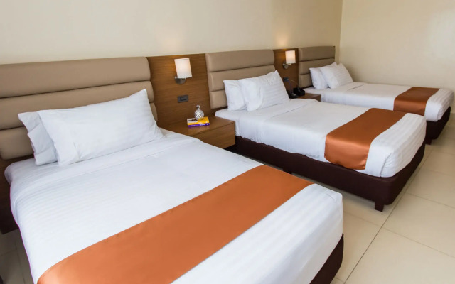 Royce Hotel & Casino