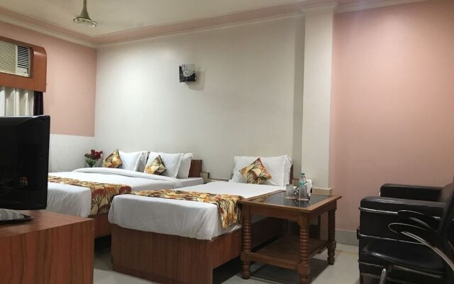 Hotel Minakshi International