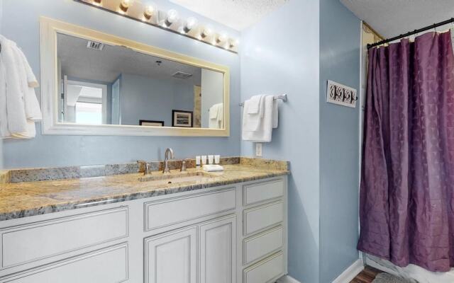 Beautiful 3br/2ba Beachfront Condo,sleeps 8