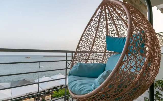 Seafront Kalamata Haven - Blue Luxury Suite