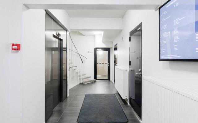 Sleek and Spacious 3 BR Apartment in City Centre