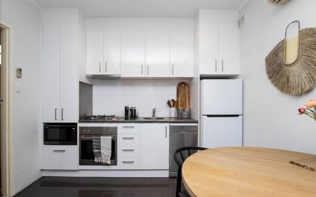 Nth Adelaide Studio Apt With Reverse Cycle Aircon