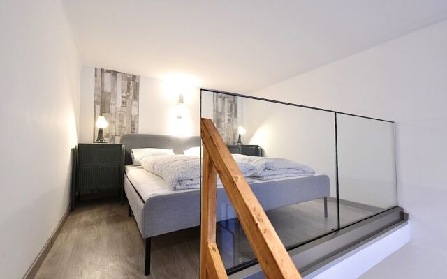 Cosy two bedroom flat in Rottenbiller str, Sky