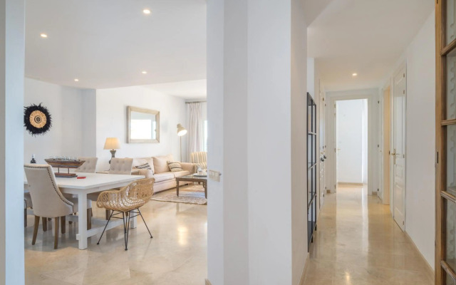 Elveria Hills excellent views