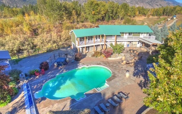 Similkameen Wild Resort & Winery