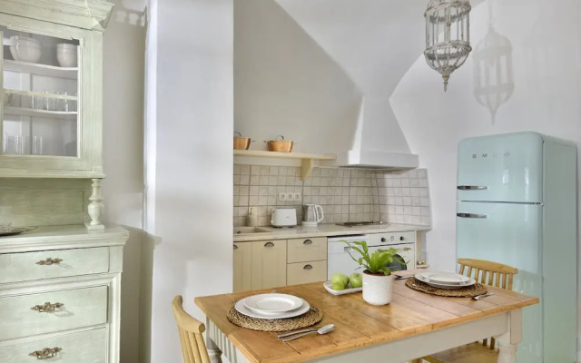 The A Collection, Oia by K&K
