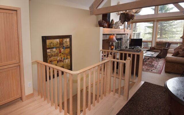 3br Slopeside Beaver Creek  Ski-in, Sleeps 10 3 Bedroom Townhouse by RedAwning