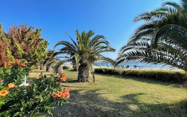 "relax in This Sithonia Property With Ocean Views"