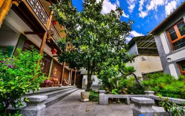 Qiumuju Inn-dali