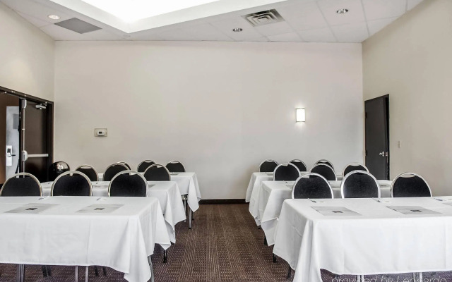 Comfort Hotel Airport North