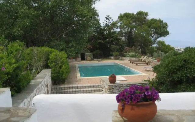 Stunning Family Villa Nestled in Nature With Spece