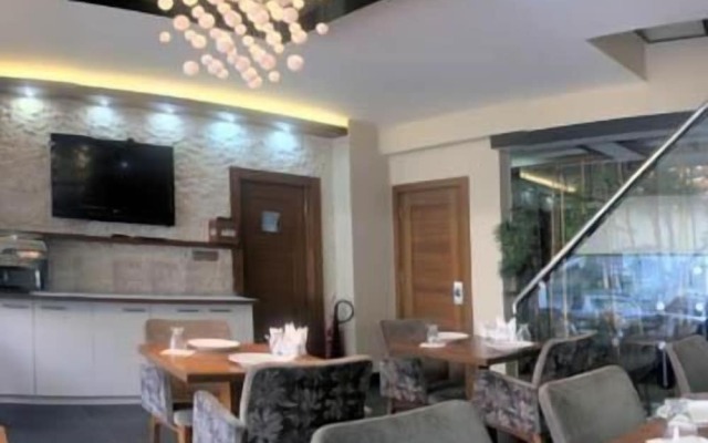 Izmit Saray Hotel