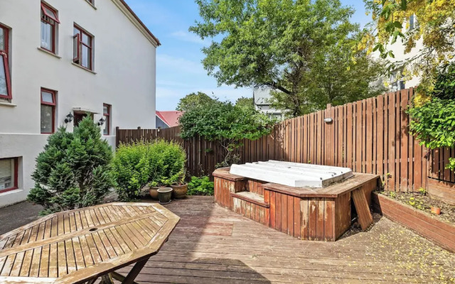 Central studio apartment