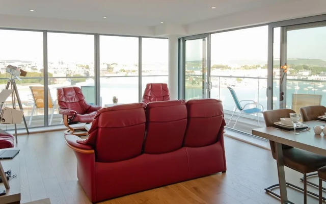 2 Bed - Leeward House by Pureserviced