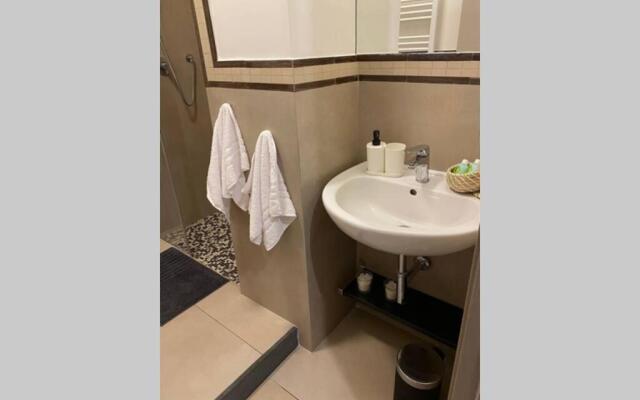 B&B Piano1 Interno5 - Accogliente e moderno bilocale vicino al centro