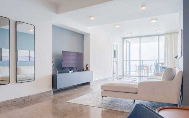 w Stunning 2BR With Terrace in YOO