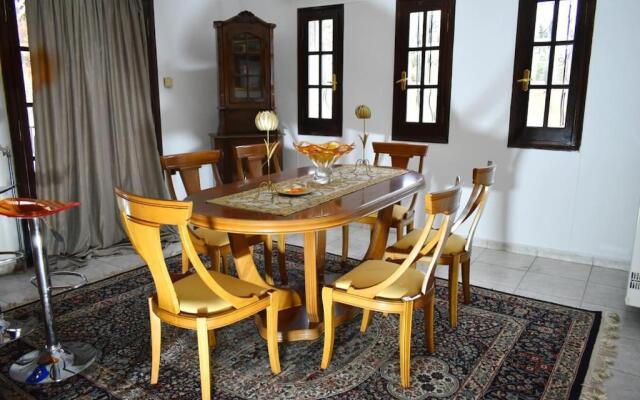 Loft House With View The Town Of Trikala