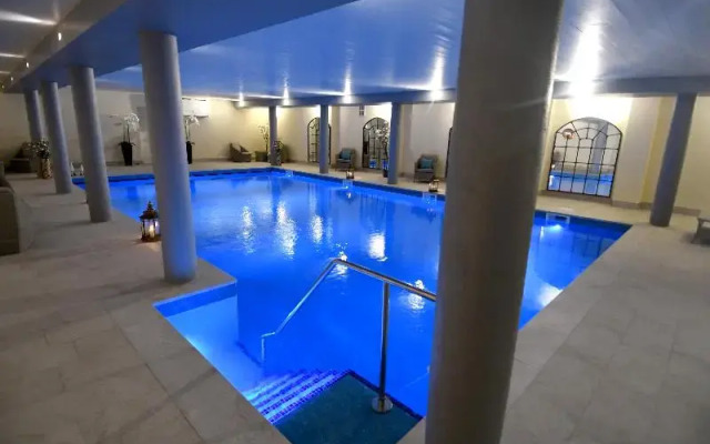 Comis Hotel and Golf Resort