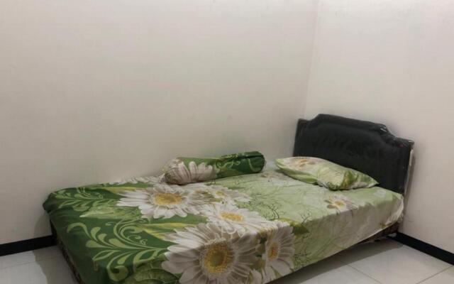 OYO Life 2678 Manyar Guest House