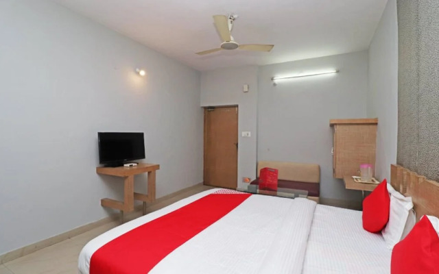 Parakh Palace By OYO Rooms