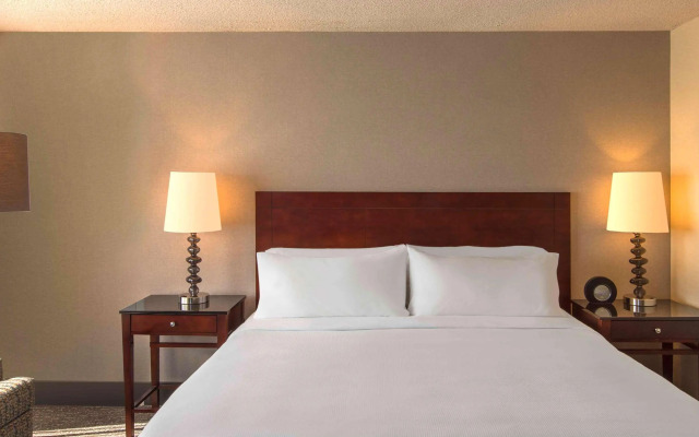 DoubleTree by Hilton Chicago Schaumburg