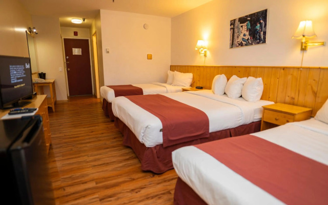 Canadas Best Value Inn River View Hotel