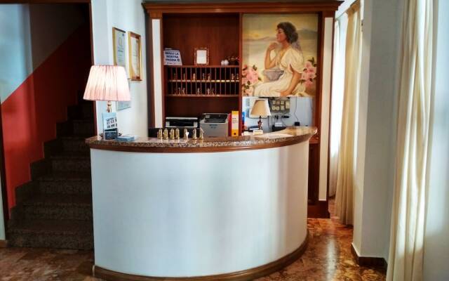 Hotel Holiday
