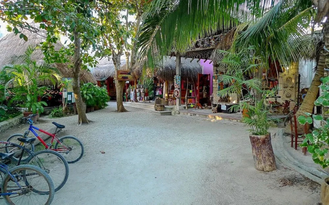 Family 2 Bedrooms Condo with Balcony and Pool Facilities