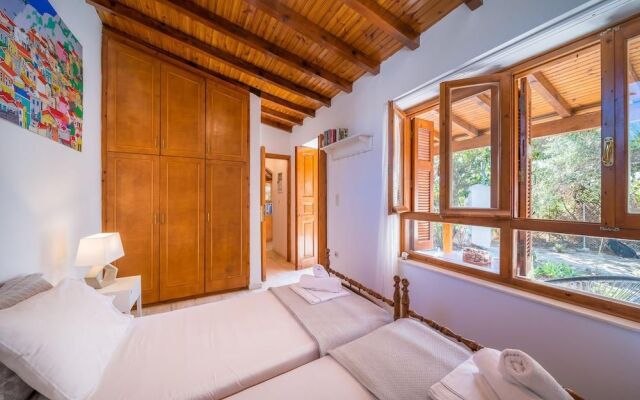 Fairytale House - Aghia Marina, Aegina Island