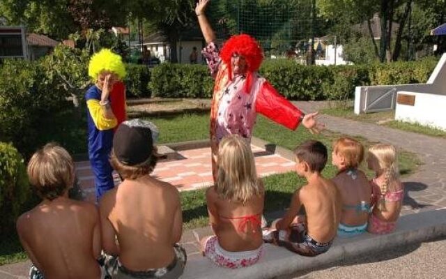 Los Nidos Holiday Resort Bungalows