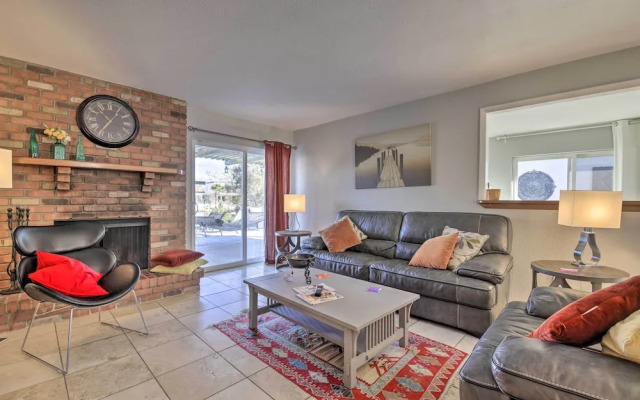 Sun Deck, Hot Tub & Kayak: Lakefront Tempe House