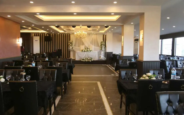 Bm Hotel City