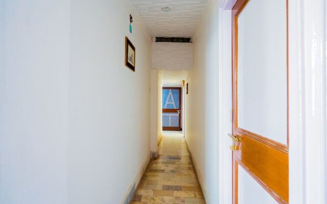 OYO 13693 Home Royal Wood 3BHK Mall Road