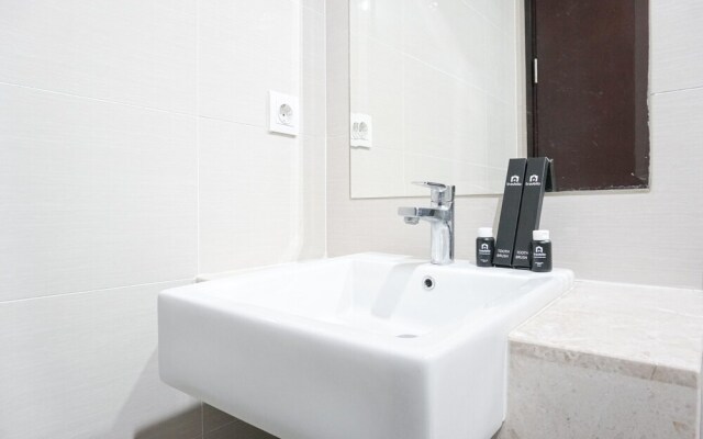 Chic and Cozy Studio Apartment at Puri Mansion