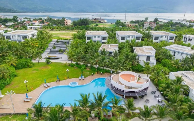 LangCo Bay Retreat