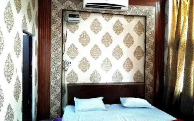 Abhiraj Guest House