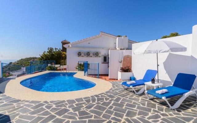 Casa El Monte Torrox by Ruralidays