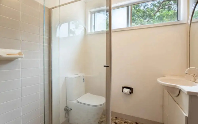 Elegant 4 Bedroom Home By Balmoral Beach