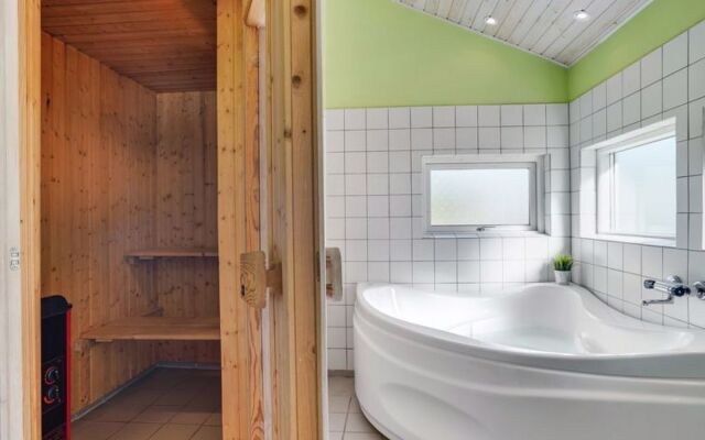 "Wreth" - 300m from the sea in Funen