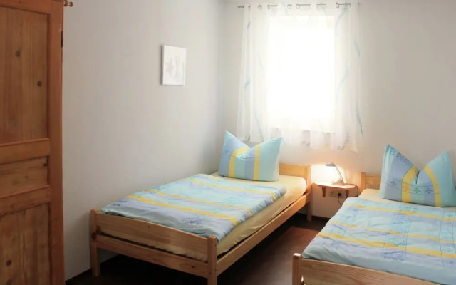 Apartment in Weibig With Garden