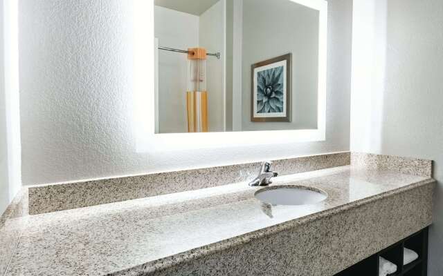 La Quinta Inn & Suites by Wyndham Phoenix I-10 West