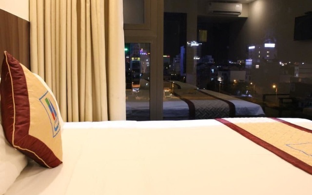Apple Hotel