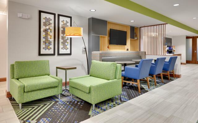 Holiday Inn Express Mitchell, an IHG Hotel