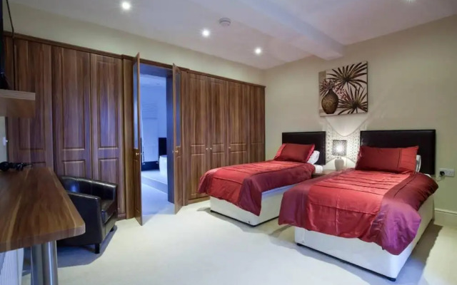 Sapphire - Spacious Apartment Near the Sea