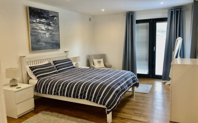 Countryside Annex- Sleeps 2, Free Parking & Garden
