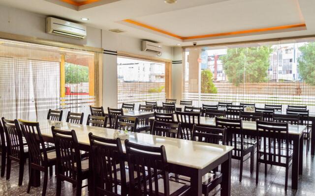 OYO 625 Hotel Golden Gate