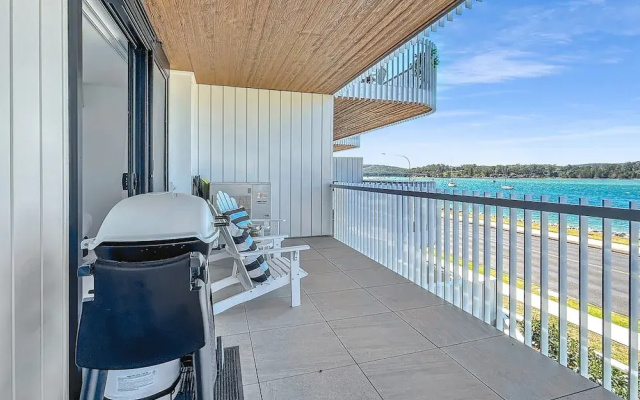 3-bed: Riverfront Alfresco Dining & Rooftop Pool