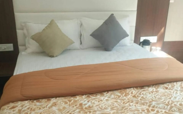 Oyo 28683 Hotel Suhagan Heights